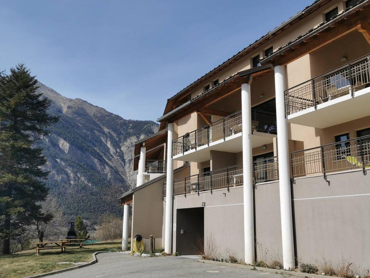 Studio 4 Personnes Avec Piscine Et Sauna - Residence Chateau Des Magnans - Jausiers - Fr-1-165B-45 المظهر الخارجي الصورة